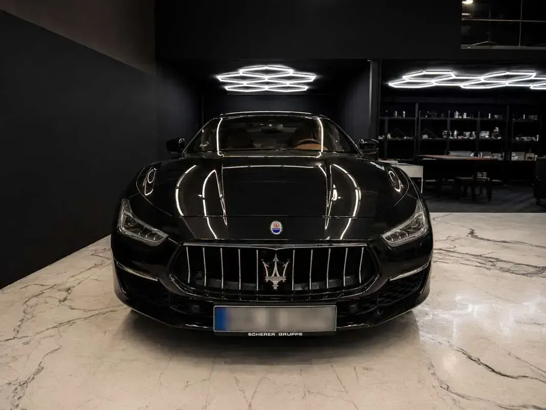 Usado Maserati Ghibli GranLusso 350 CV (257 kW) 2017 Negro Berlina