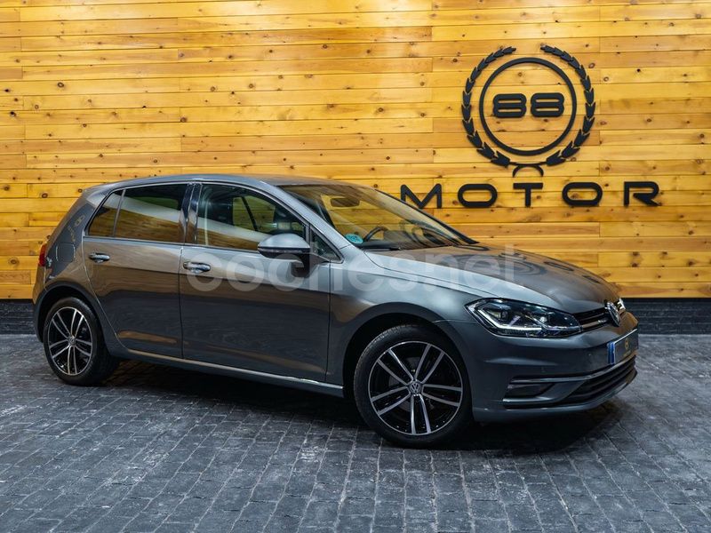 Gris Usado 2017 VW Golf VII Advance Familiar | 17.970 € (Caro) - Imagen 1/4