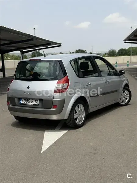 Usado Renault Scénic II Dynamique 105 CV (77 kW) 2006 Gris / plata Monovolumen