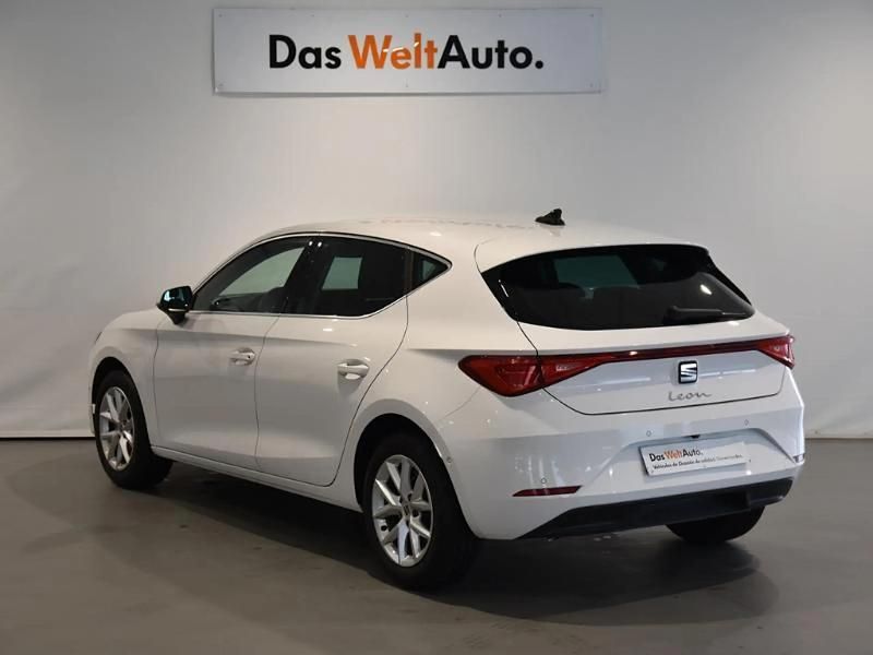 Usado Seat Leon Style 116 CV (85 kW) 2025 Blanco