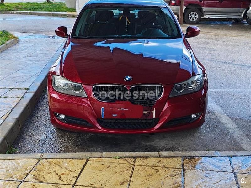 Usado BMW 318 Comfort Edition 143 CV (105 kW) 2010 Granate Berlina