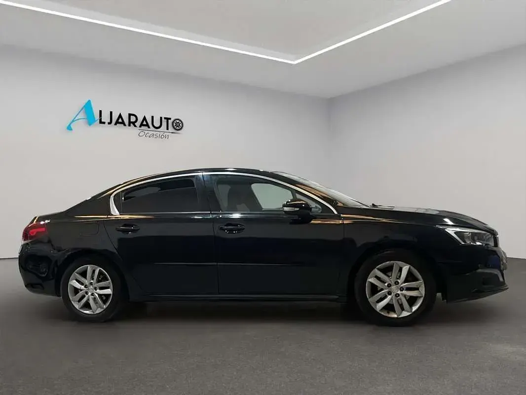 Usado Peugeot 508 Active 120 CV (88 kW) 2016 Negro Berlina