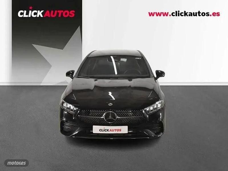 Usado Mercedes A180 AMG line 116 CV (85 kW) 2024 Negro Berlina