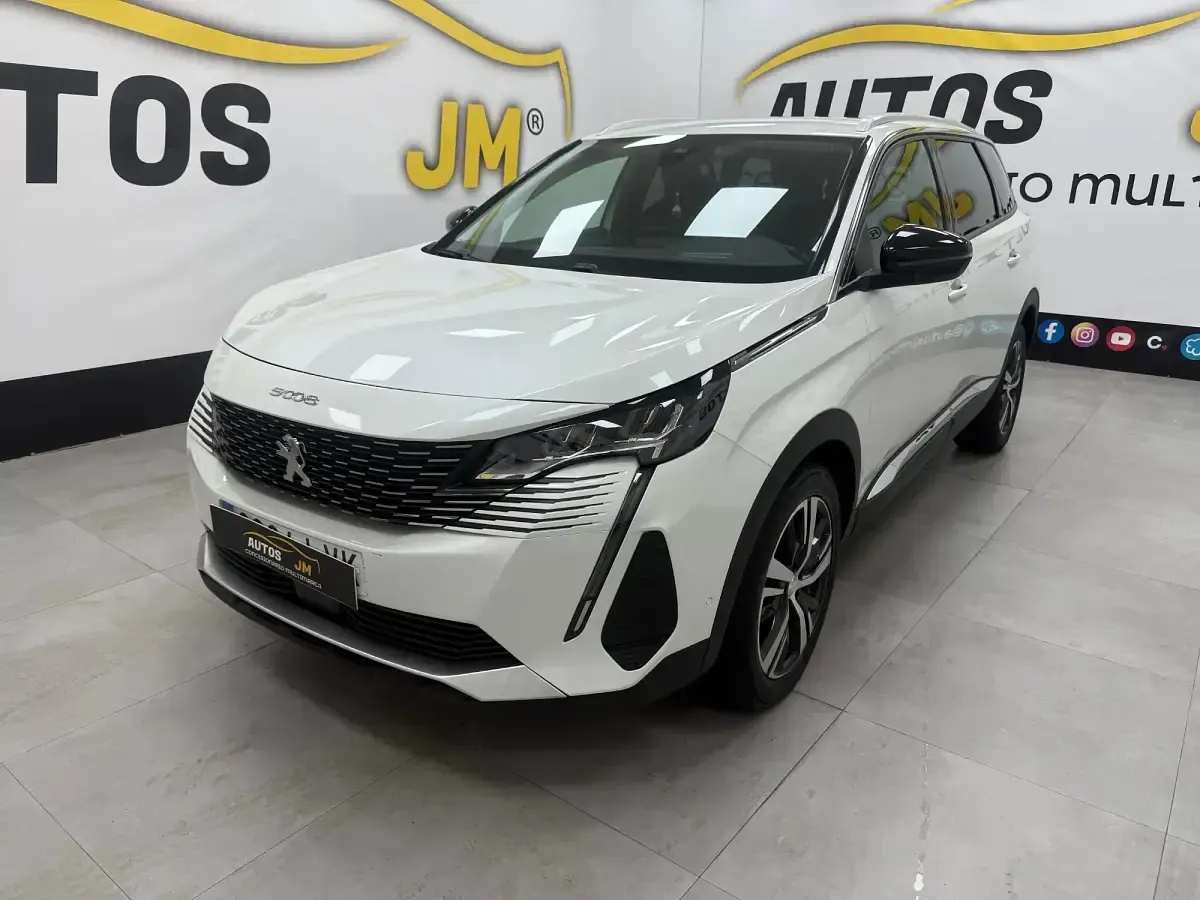 Usado Peugeot 5008 Allure 130 CV (95 kW) 2021 Blanco SUV
