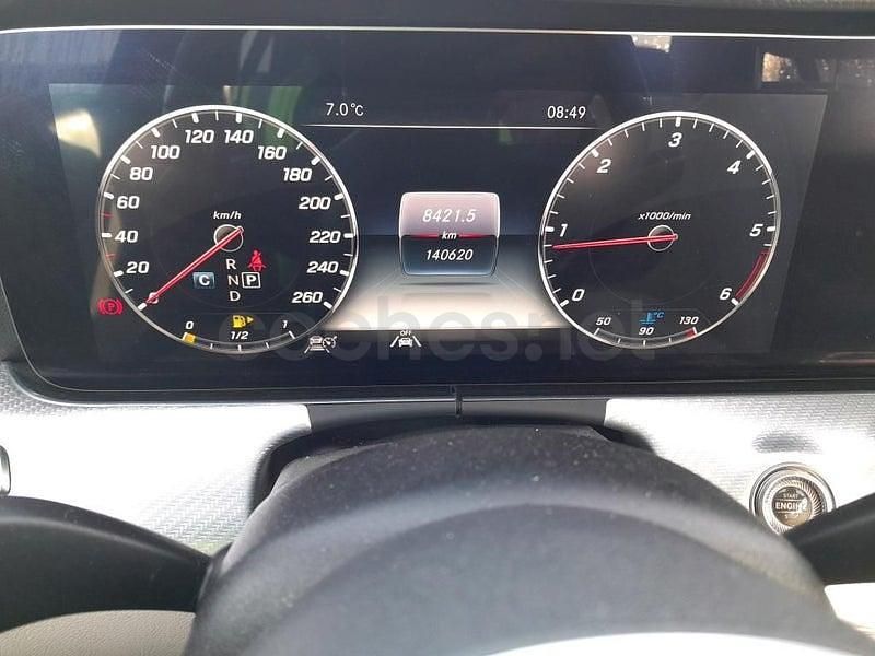 Usado Mercedes E220 194 CV (142 kW) 2020 Gris / plata Berlina