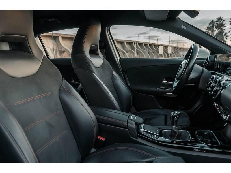 Usado Mercedes A180 AMG 136 CV (100 kW) 2021 Blanco Utilitario