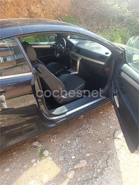 Usado Opel Astra Cabriolet Cosmo 150 CV (110 kW) 2007 Negro Descapotable