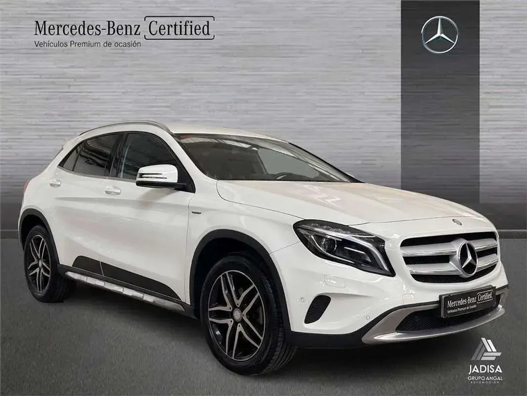 Usado Mercedes GLA180 Urban 122 CV (89 kW) 2016 SUV