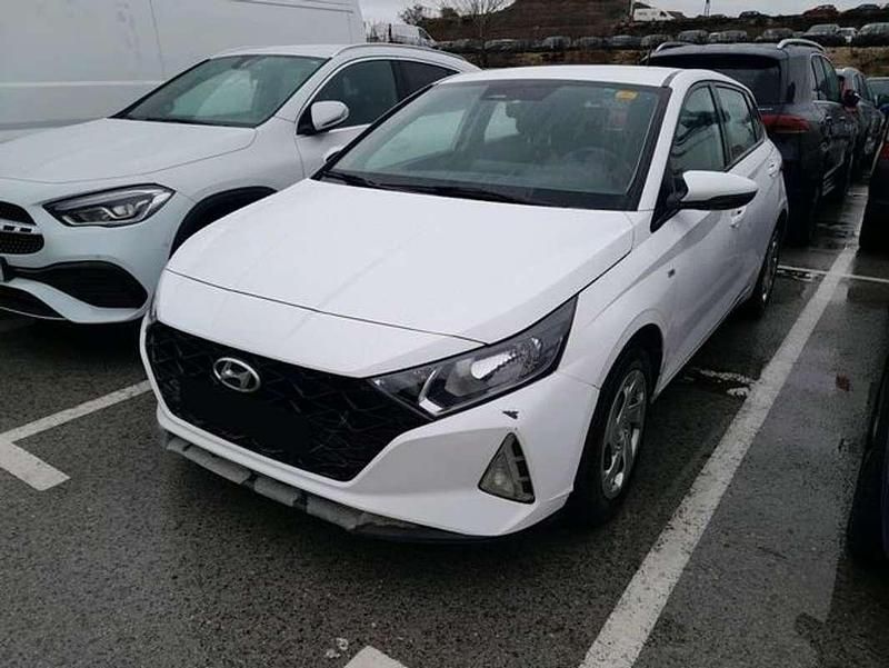 Usado Hyundai i20 101 CV (74 kW) 2021 Blanco Utilitario
