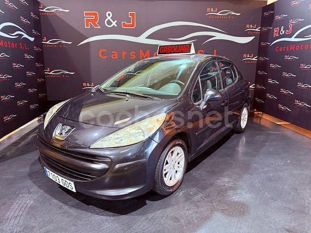 Usado Peugeot 207 75 CV (55 kW) 2008 Negro Berlina