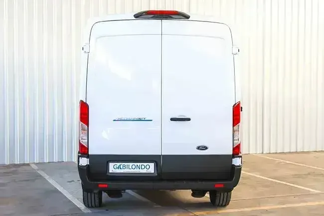 Usado Ford Transit Business Edition 135 kW (184 HP) 2023 Branco Sedan