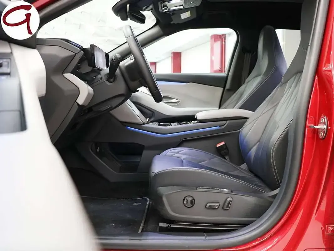 Begagnad Ford Explorer Premium 250 kW (340 HK) 2024 Röd SUV