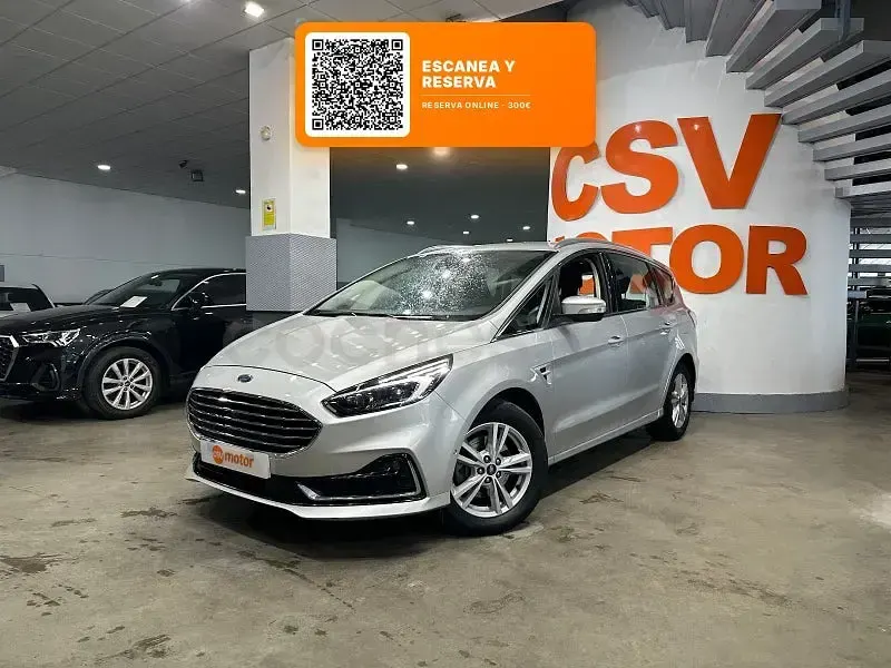 Usado Ford S-MAX Titanium 190 CV (139 kW) 2023 Gris / plata Monovolumen