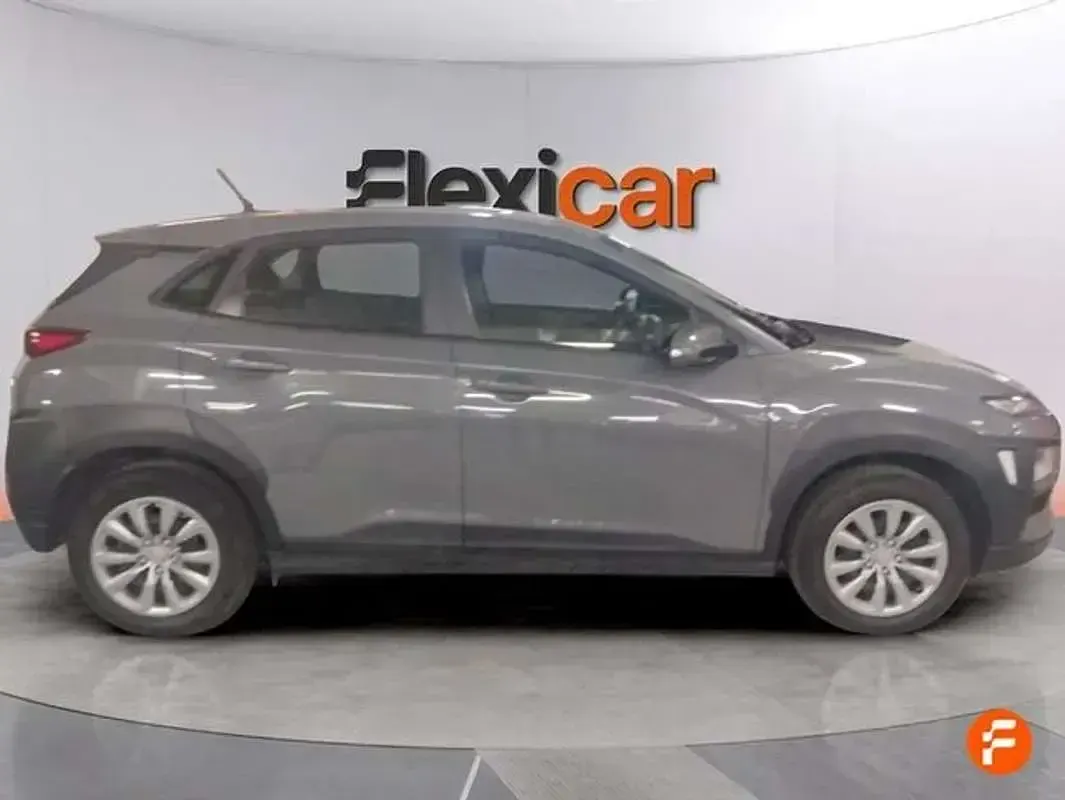 Usado Hyundai Kona 120 CV (88 kW) 2020 Gris SUV