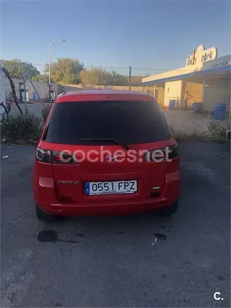 Usado Mazda 2 Sportive 68 CV (50 kW) 2007 Rojo Utilitario