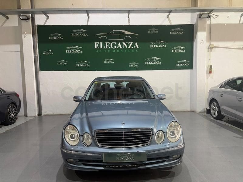Usado Mercedes E320 Avantgarde 204 CV (150 kW) 2004 Azul Berlina