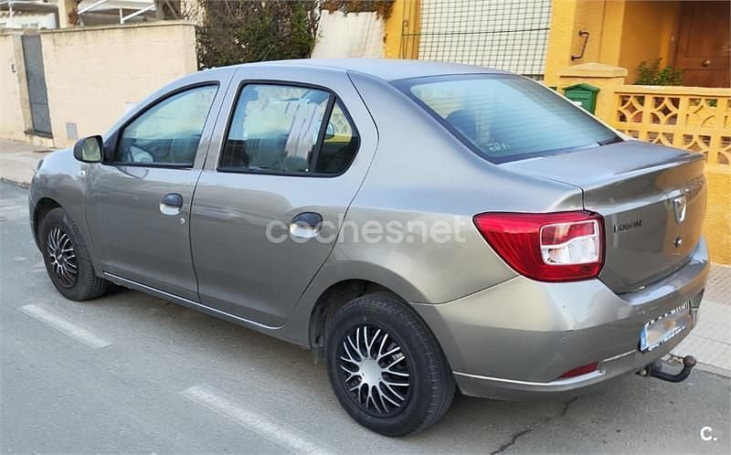 Usado Dacia Logan Lauréate 90 CV (66 kW) 2013 Beige Berlina