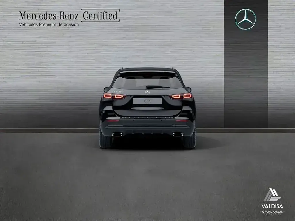 Occasion Mercedes GLA180 136 PK (100 kW) 2022 Zwart SUV