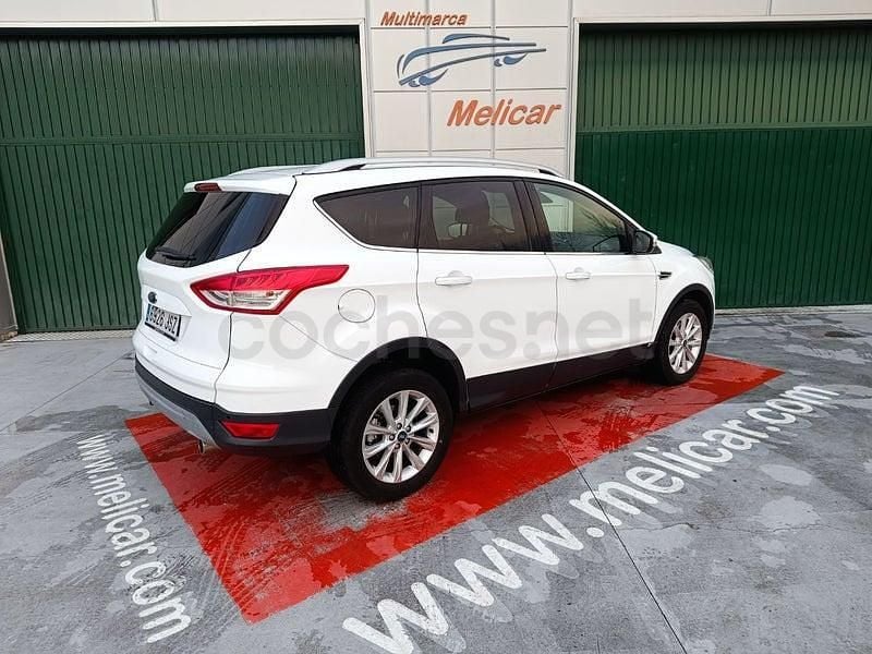 Usado Ford Kuga Titanium 120 CV (88 kW) 2016 Blanco SUV