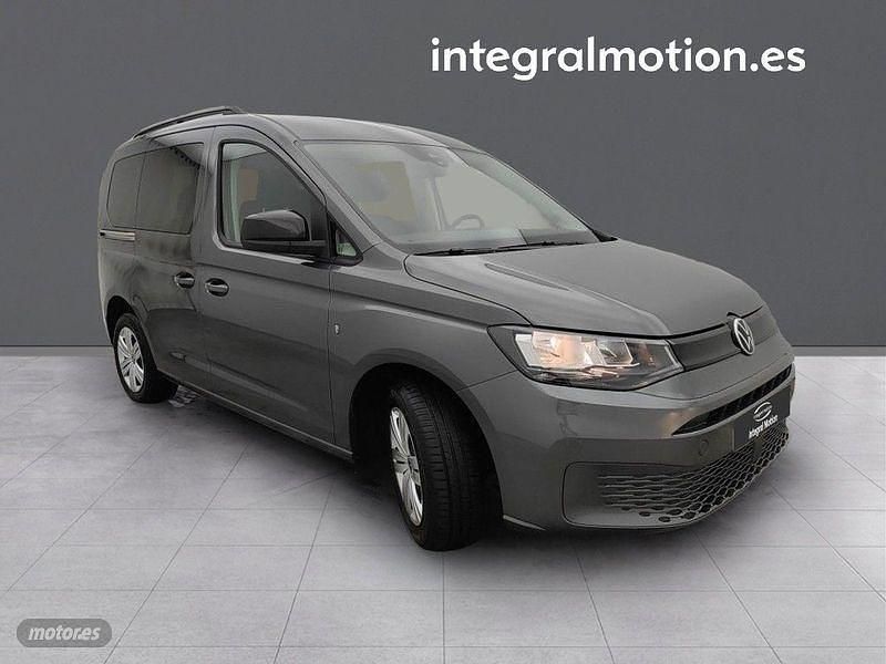 Usado VW Caddy 120 CV (88 kW) 2024 Varios colores Monovolumen