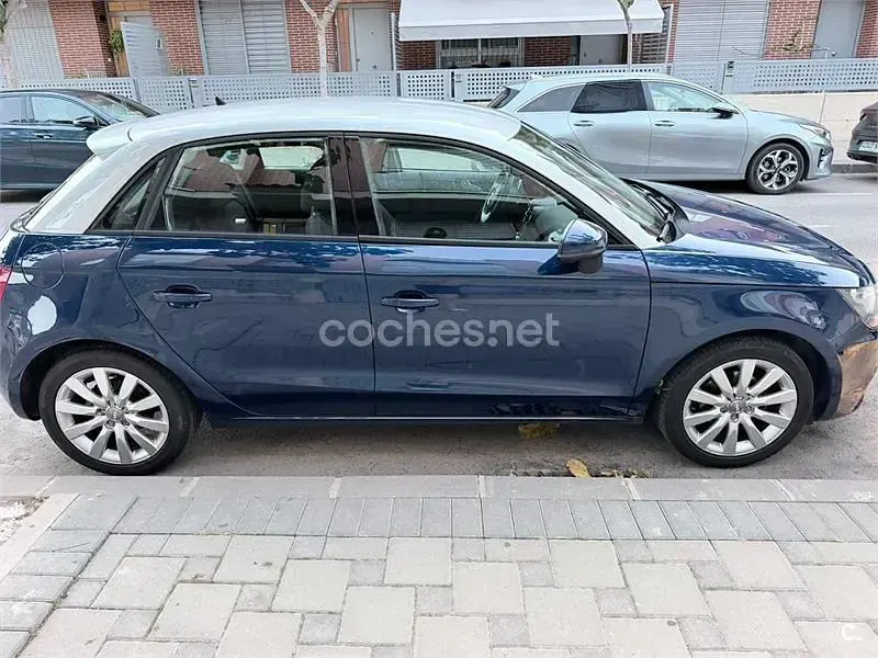 Usado Audi A1 Sportback 86 CV (63 kW) 2013 Azul Utilitario
