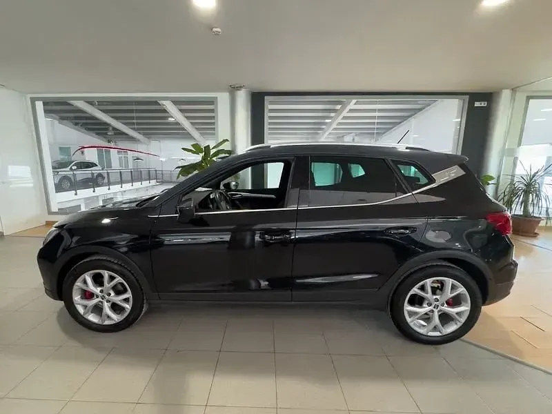 Usado Seat Arona FR 150 CV (110 kW) 2024 Negro SUV