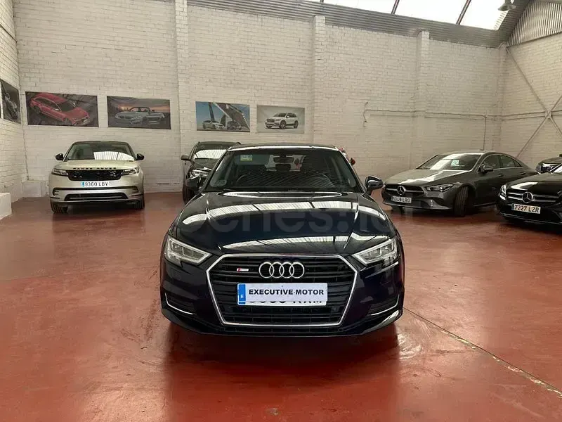 Usado Audi A3 Ambiente 116 CV (85 kW) 2019 Azul Berlina