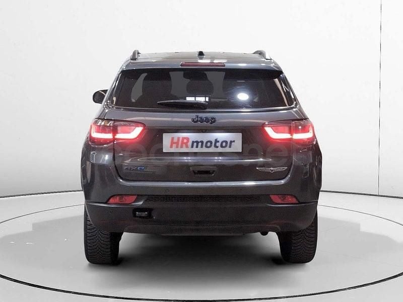 Usado Jeep Compass Trailhawk 240 CV (176 kW) 2023 Gris / plata SUV