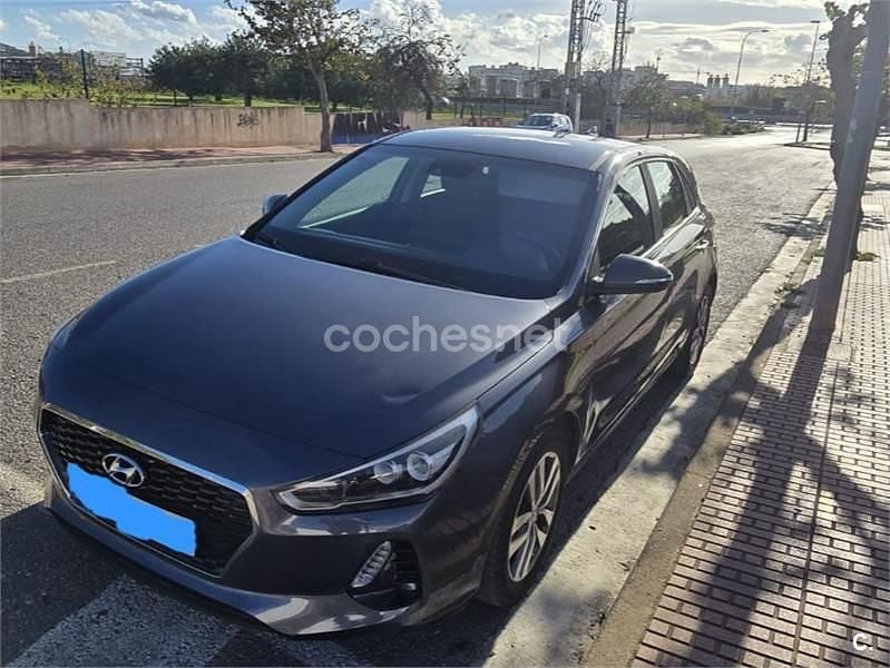 Gris / plata Usado 2017 Hyundai i30 Berlina | 14.000 € (Buen precio) - Imagen 1/4