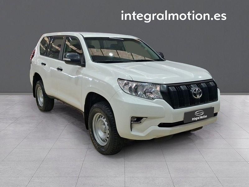 Usado Toyota Land Cruiser 176 CV (129 kW) 2019 Blanco