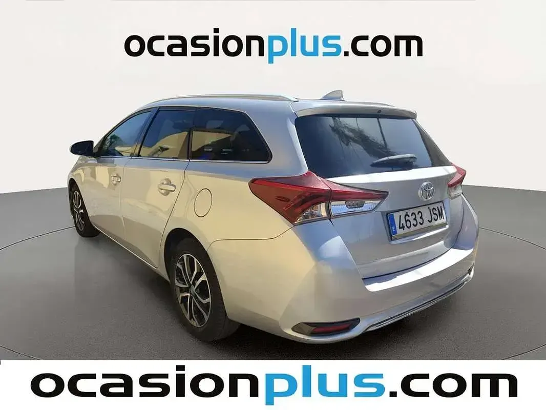 Usado Toyota Auris Touring Sports Active 111 CV (81 kW) 2016 Gris Familiar