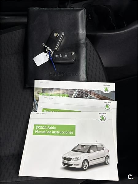 Blanco Usado 2014 Skoda Fabia Berlina | 7200 € (Un poco caro) - Imagen 1/1