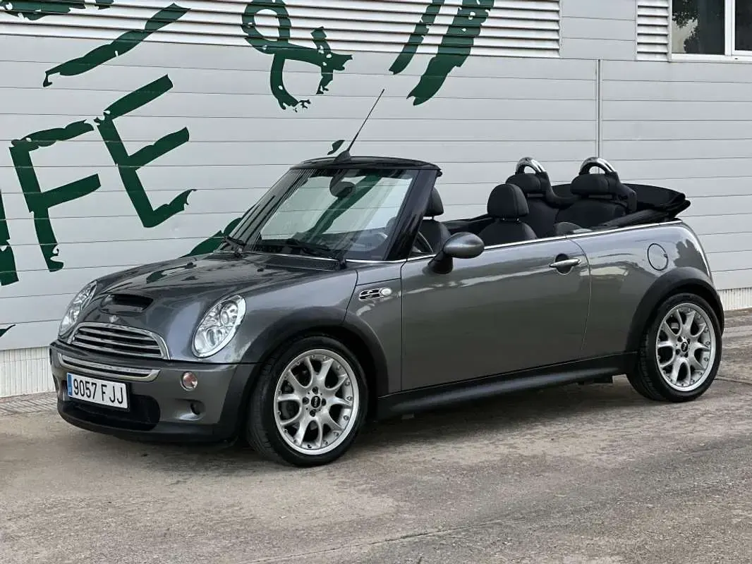 Usado Mini Cooper Cabriolet 170 CV (125 kW) 2006 Gris Descapotable