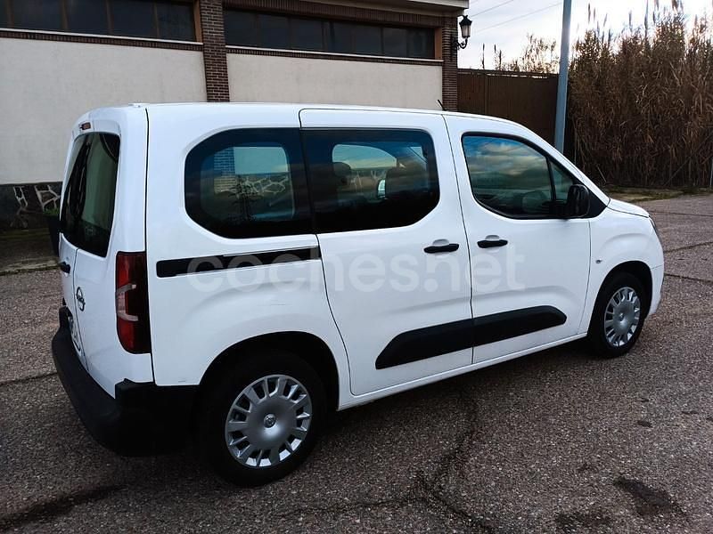Usado Opel Combo Life Expression 102 CV (75 kW) 2020 Blanco Monovolumen