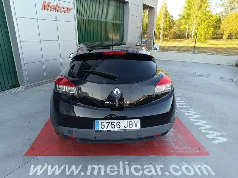 Usado Renault Mégane III GT 115 CV (84 kW) 2014 Negro Coupe