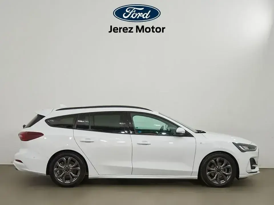 Usado Ford Focus ST-Line 155 CV (114 kW) 2024 Blanco Berlina