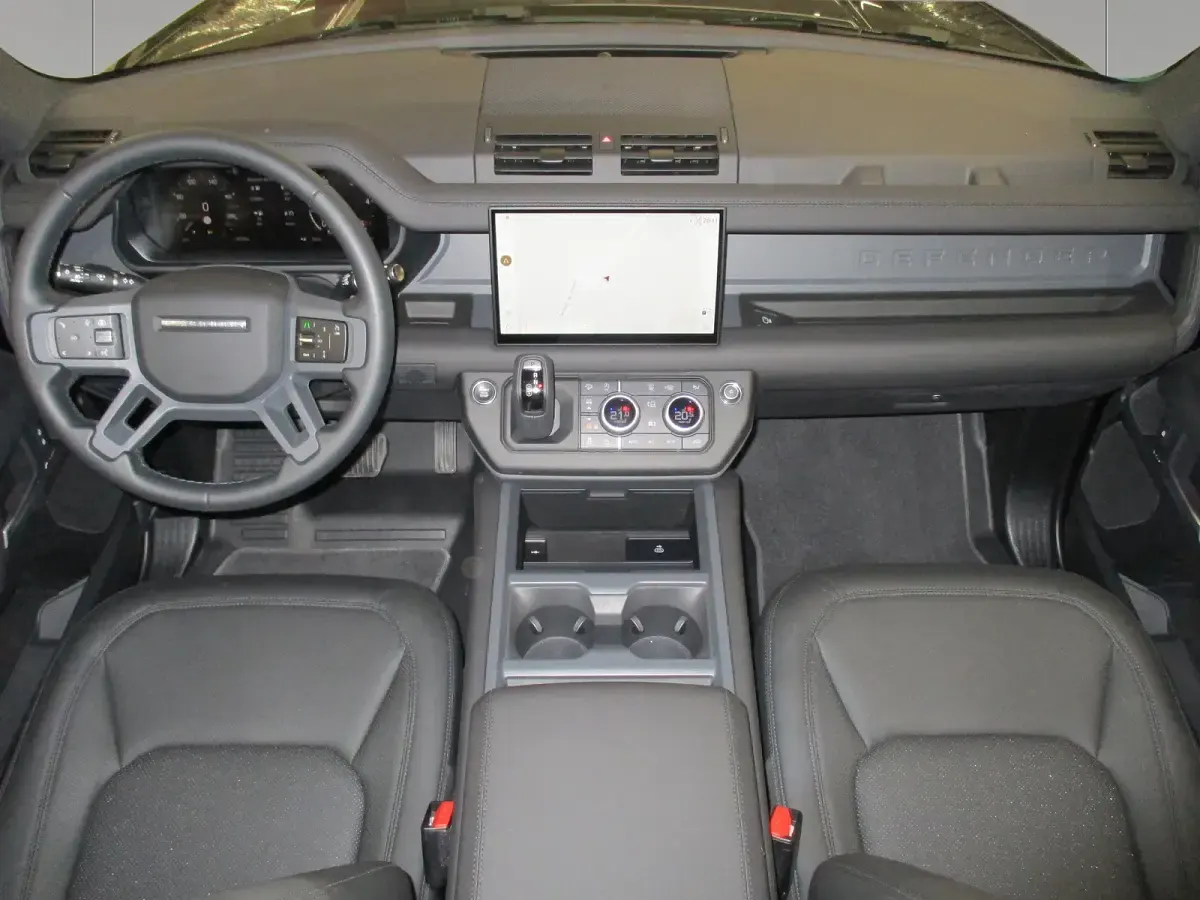 Usado Land Rover Defender SE Dynamic 249 CV (183 kW) 2025 Santorini black SUV