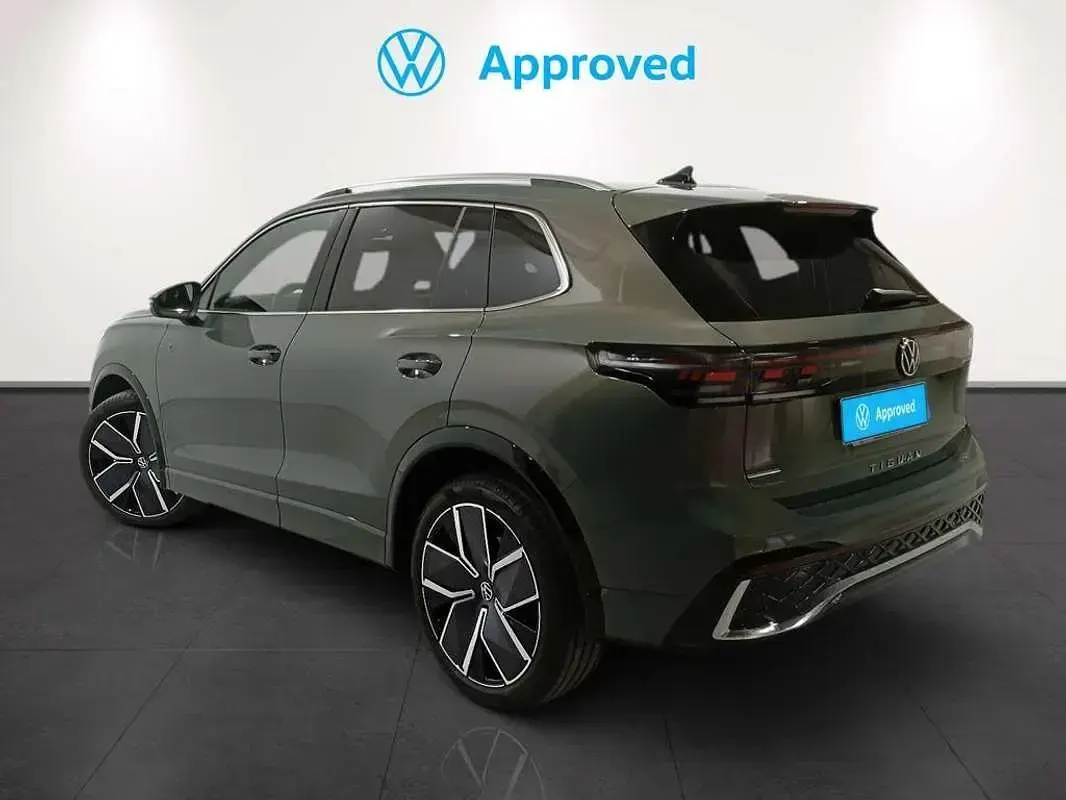 Usado VW Tiguan R-line 150 CV (110 kW) 2025 Verde SUV