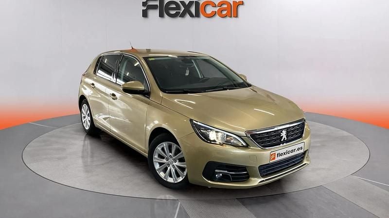 Usado Peugeot 308 Access 110 CV (80 kW) 2018 Amarillo Berlina