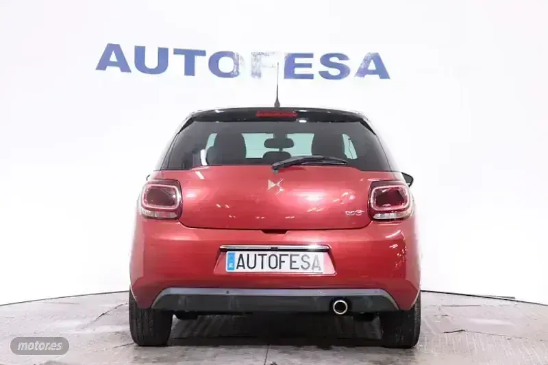 Usado DS Automobiles DS3 Style 100 CV (73 kW) 2015 Granate Coupe