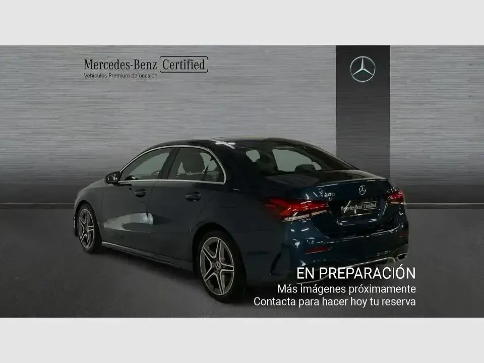 Usado Mercedes A200 AMG line 163 CV (119 kW) 2022 Azul Berlina