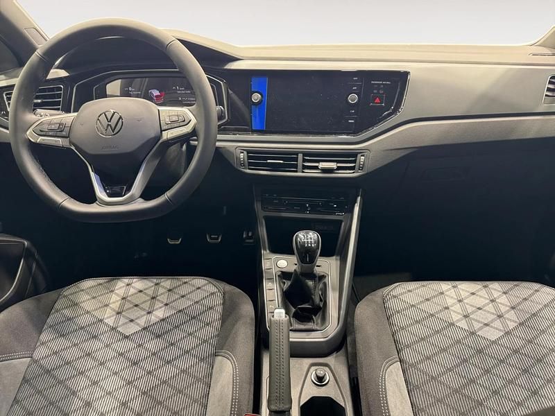 Usado VW Taigo R-line 115 CV (84 kW) 2025 Gris/plata SUV