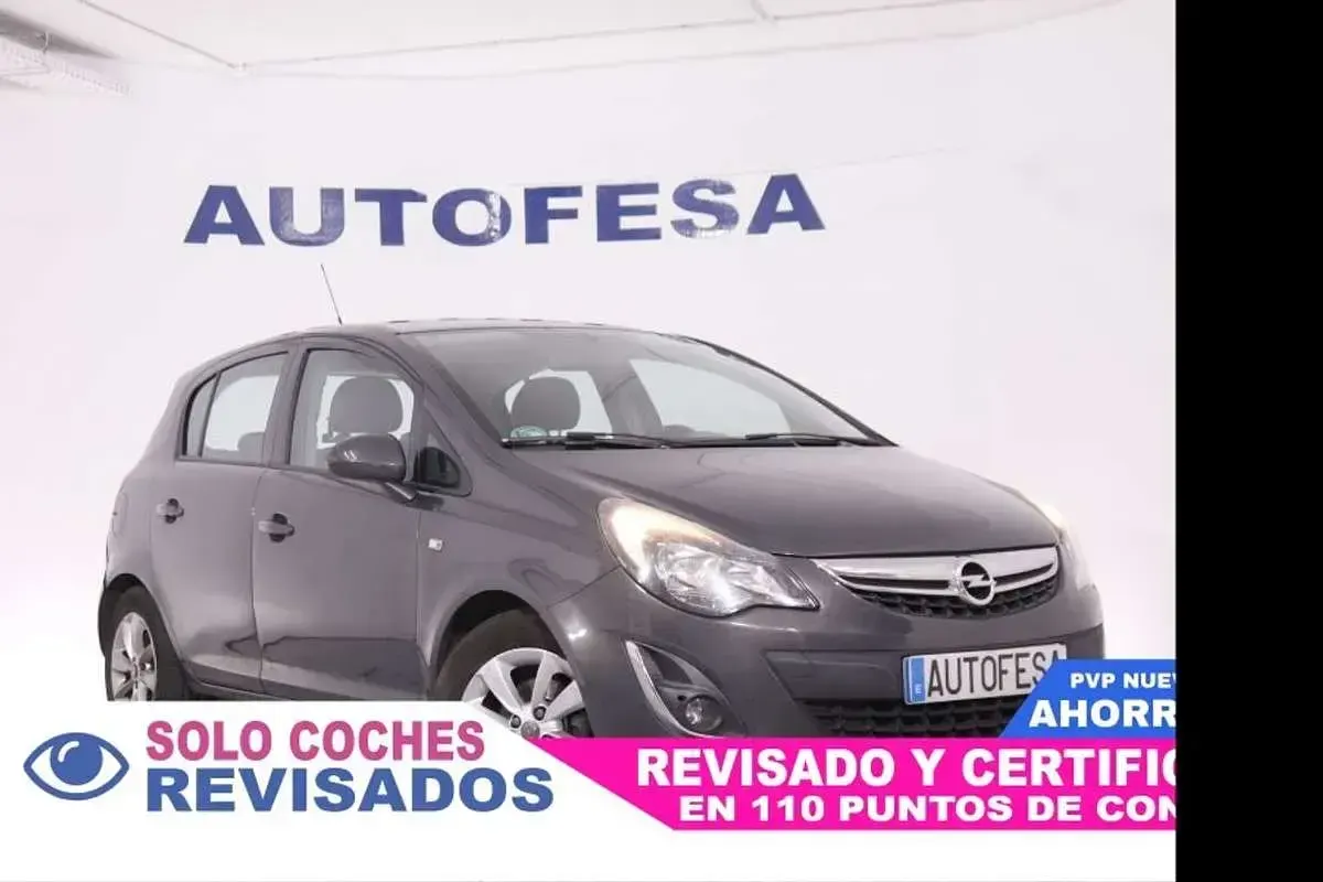 Usado Opel Corsa Selective 86 CV (63 kW) 2014 Gris Utilitario