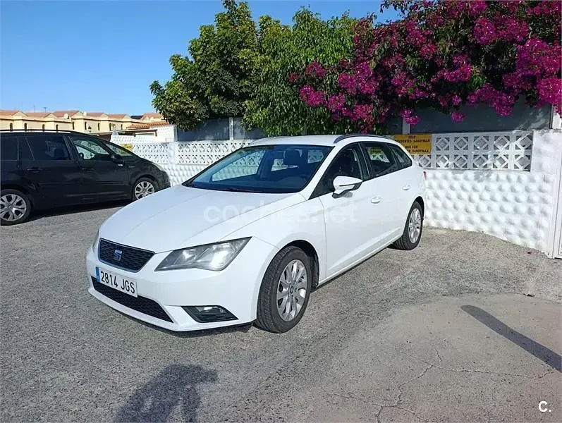Usado Seat Leon ST CONNECT 125 CV (91 kW) 2015 Blanco Familiar