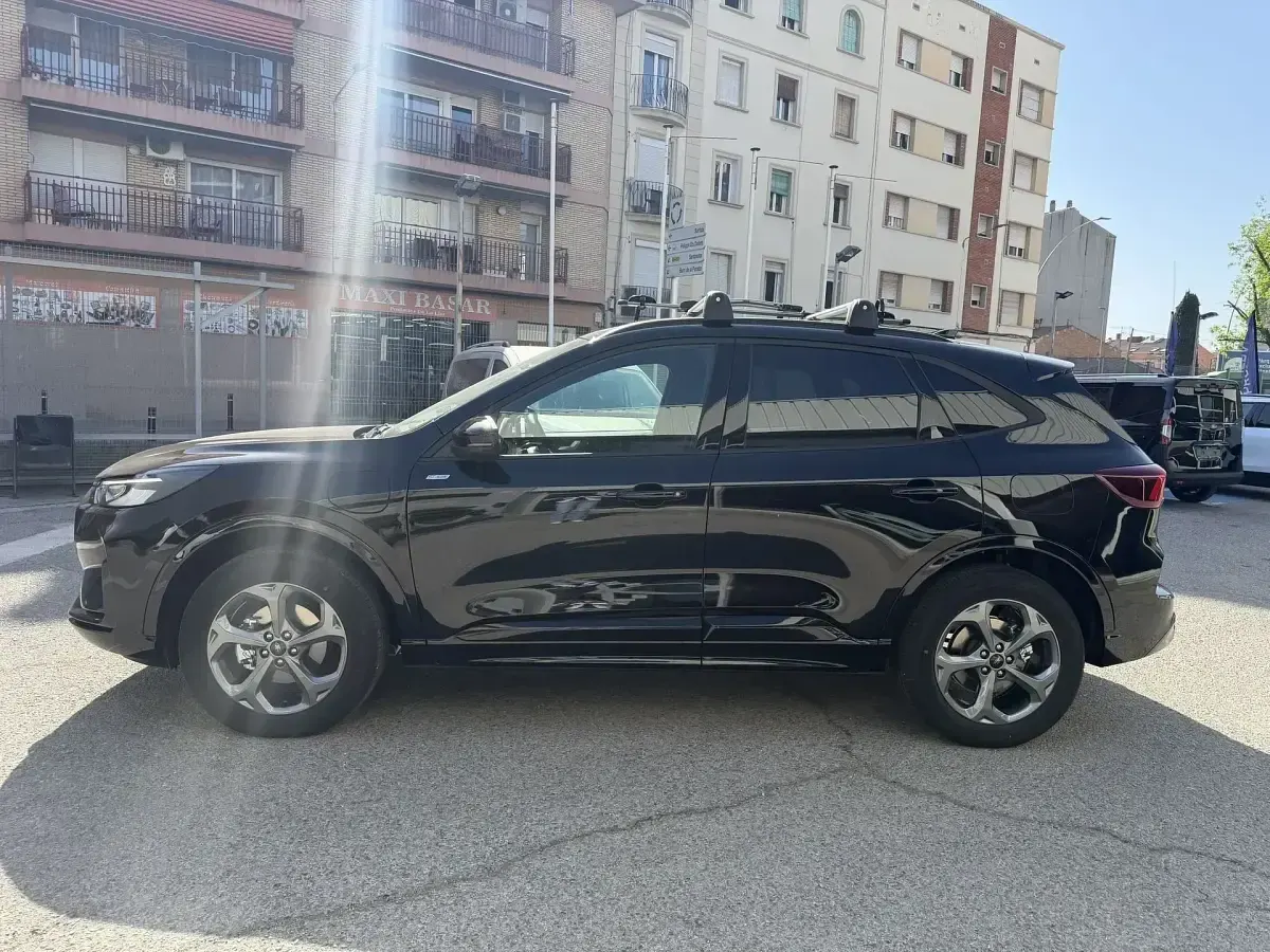 Nuevo Ford Kuga ST-Line 243 CV (178 kW) 2026 Gris SUV