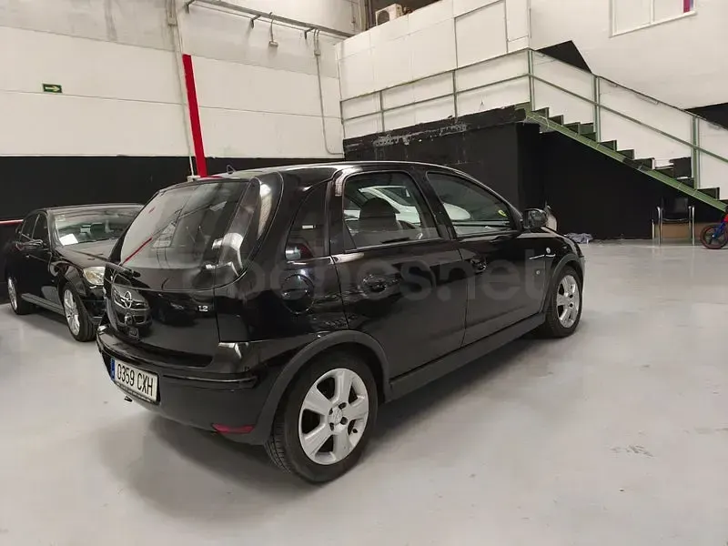 Usado Opel Corsa Enjoy 75 CV (55 kW) 2004 Negro Utilitario