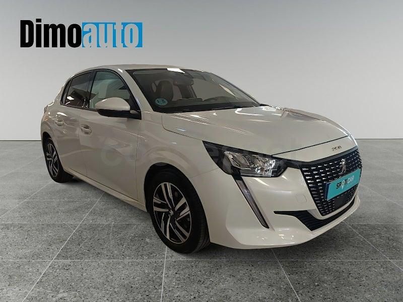 Usado Peugeot 208 Allure 100 CV (73 kW) 2021 Blanco Utilitario