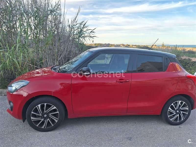 Usado Suzuki Swift GLX 83 CV (61 kW) 2022 Rojo Utilitario