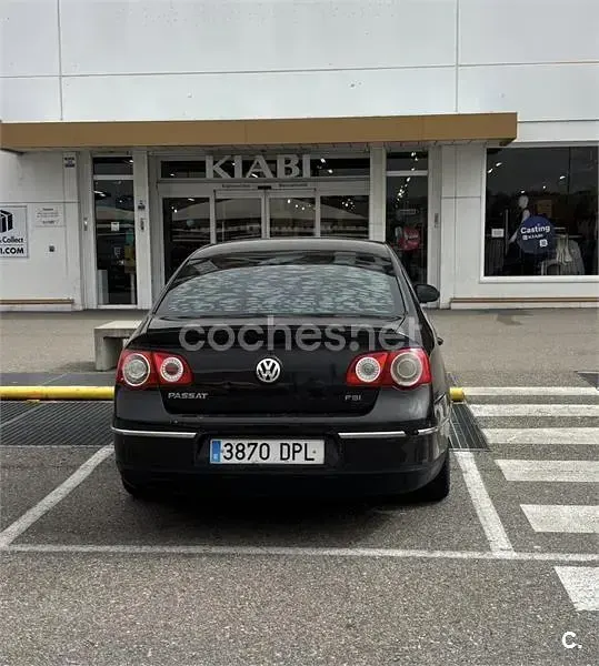 Usado VW Passat Sportline 150 CV (110 kW) 2005 Marrón Berlina