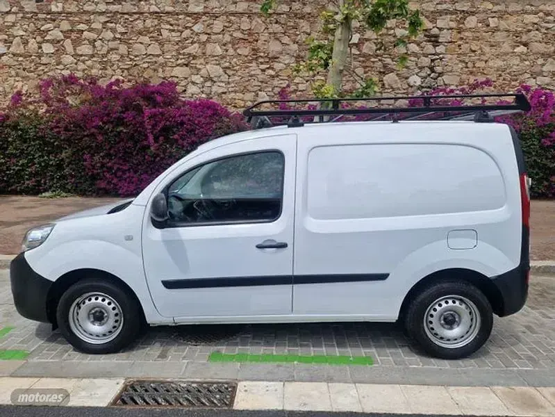 Usado Renault Kangoo 95 CV (69 kW) 2021 Blanco Monovolumen